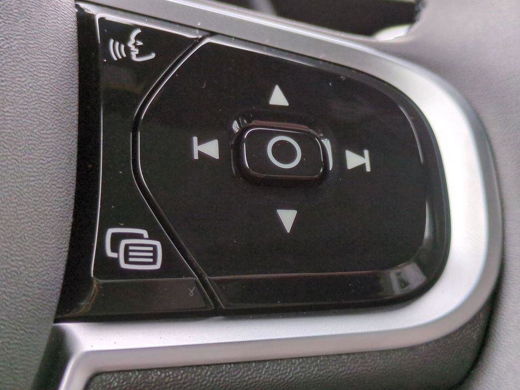 2026 Volvo XC90 Plus - Photo 24