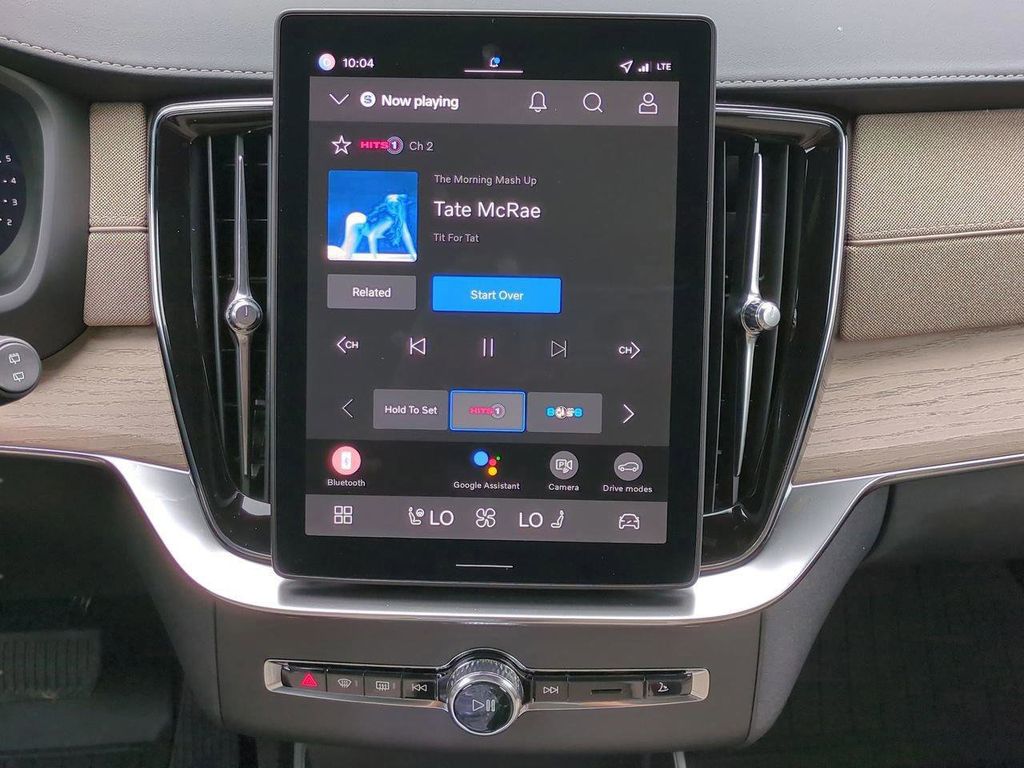 2026 Volvo XC90 Plus - Photo 14