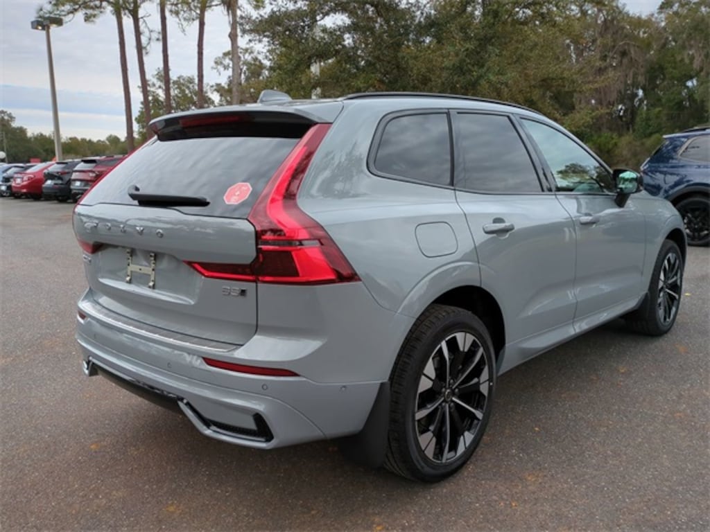 New 2026 Volvo XC60 B5 Plus SUV