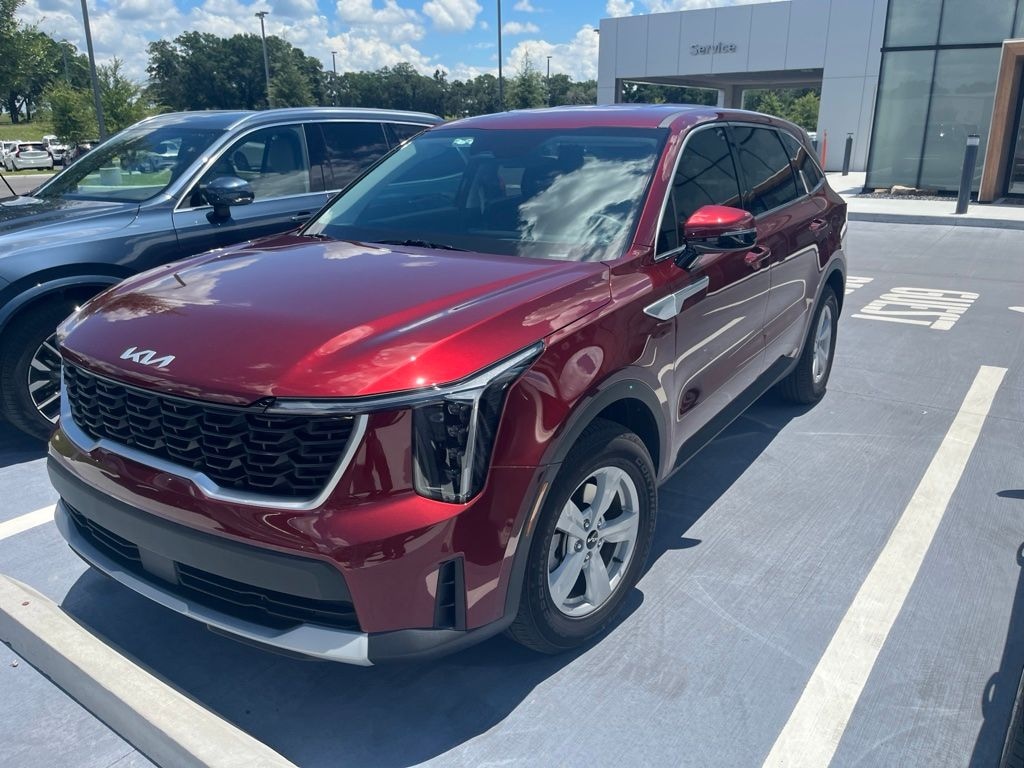 Used 2025 Kia Sorento LX SUV