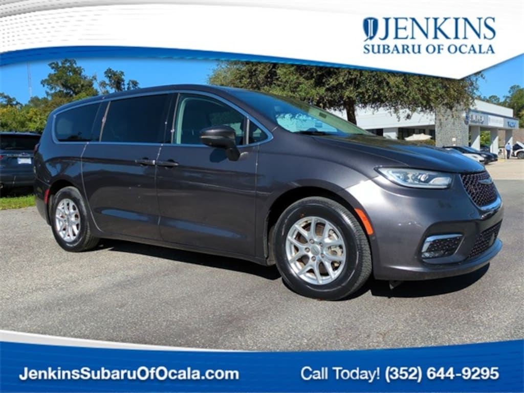 Used 2023 Chrysler Pacifica Touring L Minivan/Van
