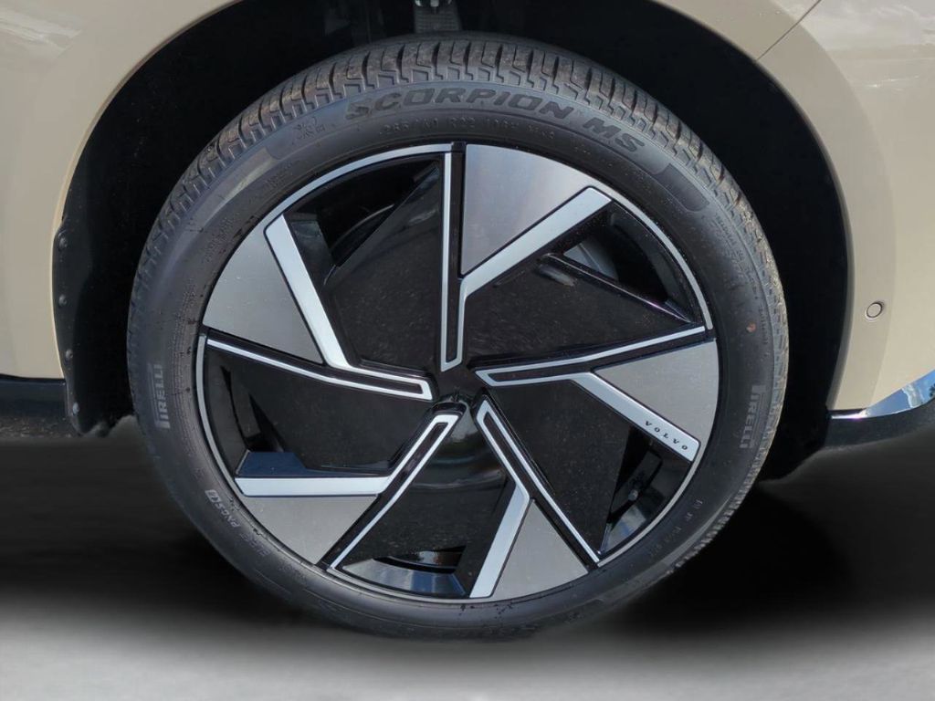 2025 Volvo EX90 Ultra - Photo 11