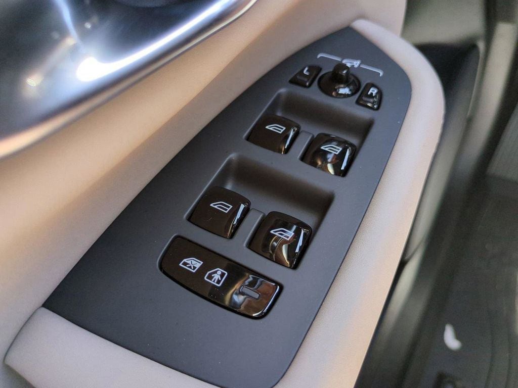 2026 Volvo XC90 Ultra - Photo 23