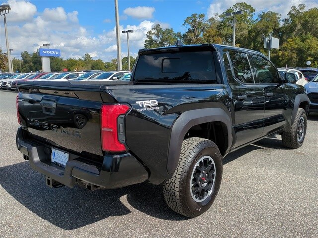 2025 Toyota Tacoma TRD Off-Road photo 3