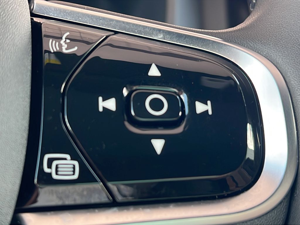 2024 Volvo XC60 Plus - Photo 24