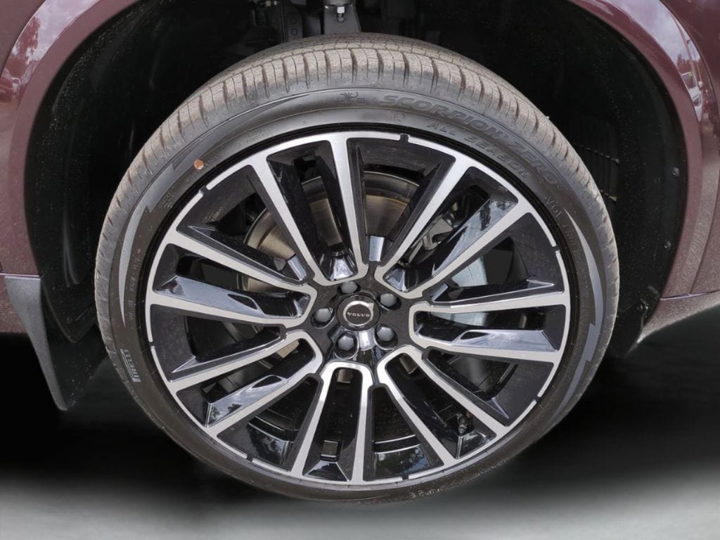 2026 Volvo XC90 Plus - Photo 25