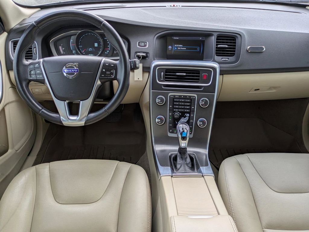 2015 Volvo V60 Premier Plus - Photo 15