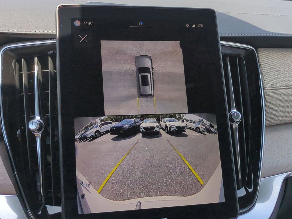2026 Volvo XC90 Ultra - Photo 18