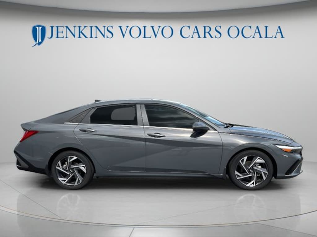 Used 2024 Hyundai Elantra Limited Sedan