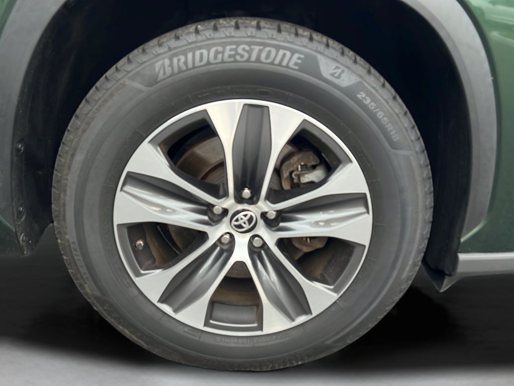 2023 Toyota Highlander XLE - Photo 25