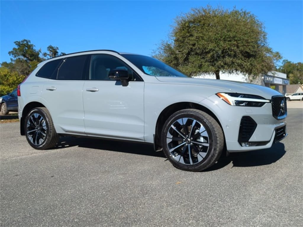 New 2026 Volvo XC60 B5 Plus SUV
