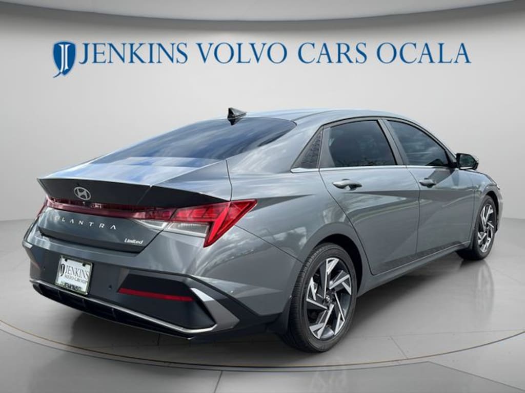 Used 2024 Hyundai Elantra Limited Sedan