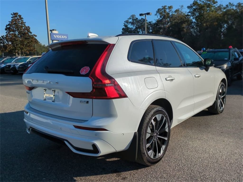 New 2026 Volvo XC60 B5 Plus SUV