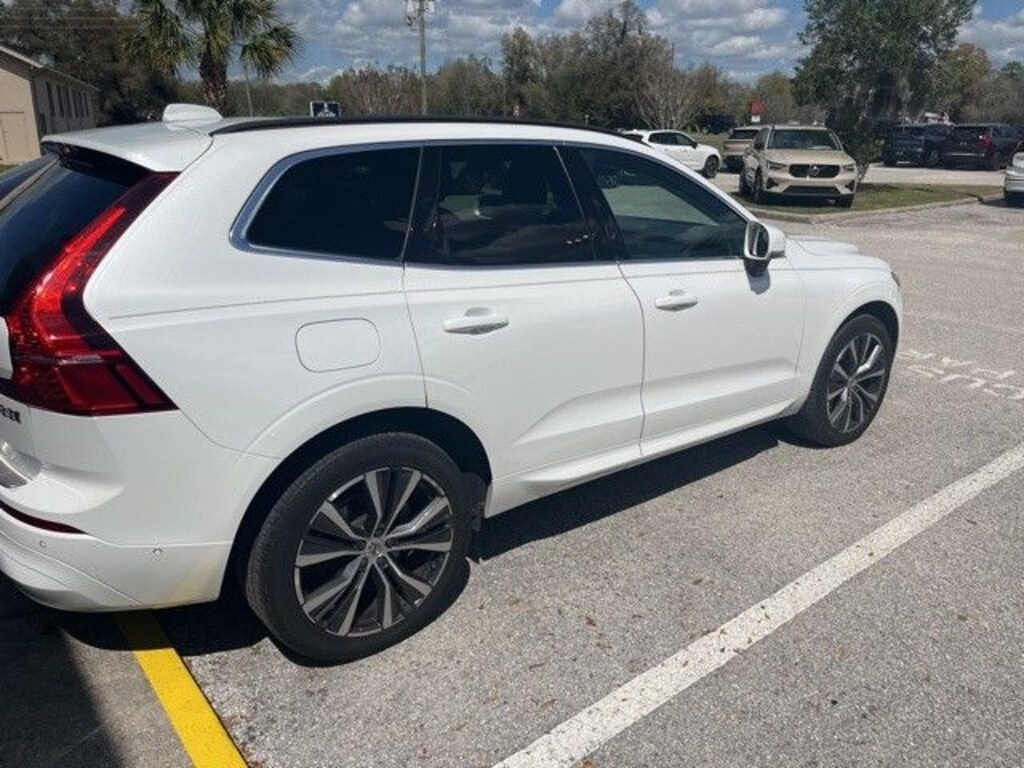 Used 2022 Volvo XC60 B5 Momentum SUV