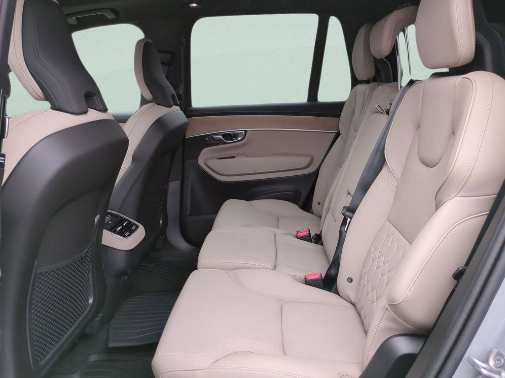 2026 Volvo XC90 Plus - Photo 12
