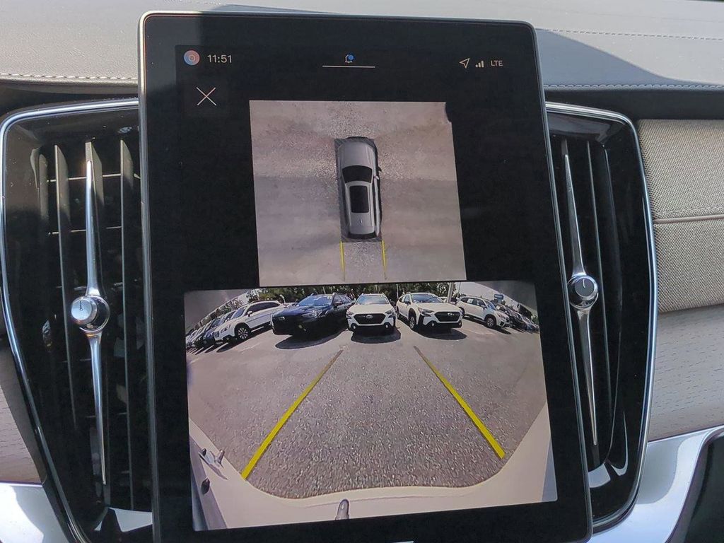2026 Volvo XC90 Ultra - Photo 19