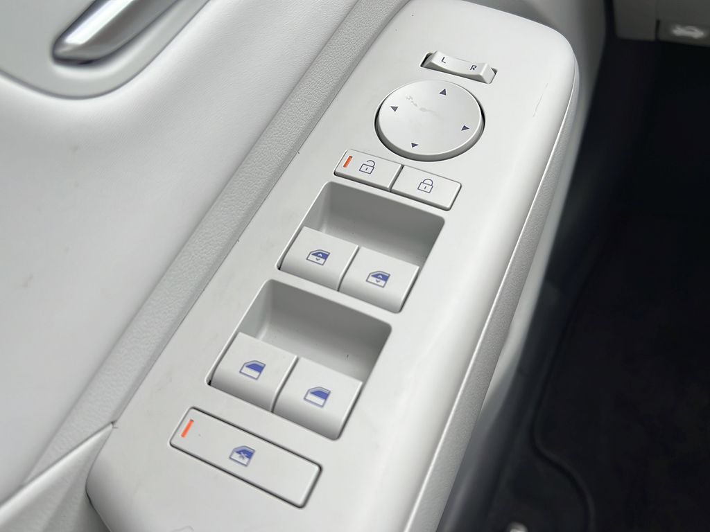 2026 Hyundai Kona Limited - Photo 21