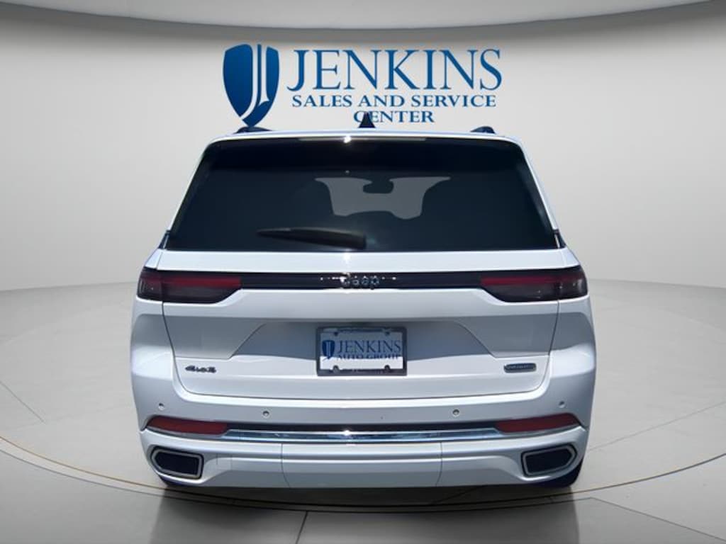 Used 2023 Jeep Grand Cherokee Overland SUV