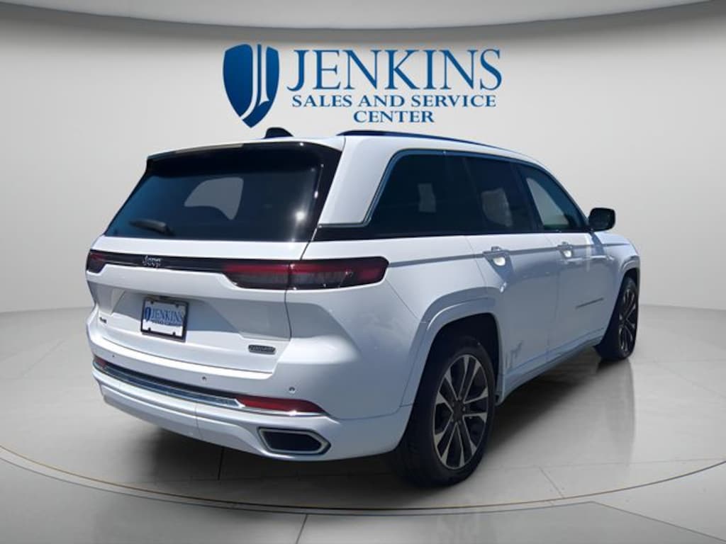 Used 2023 Jeep Grand Cherokee Overland SUV