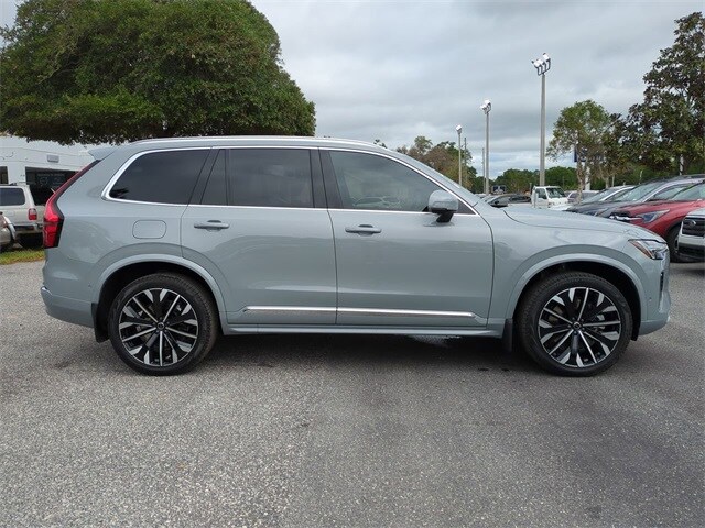 2025 Volvo XC90 T8 Plus photo 3