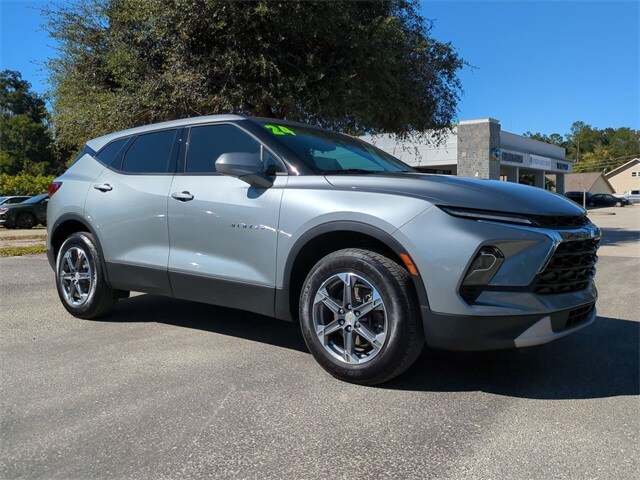 2024 Chevrolet Blazer 2LT photo 2