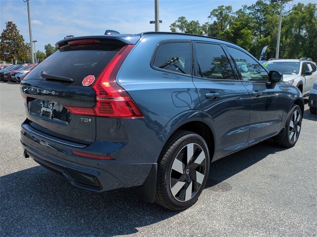 2025 Volvo XC60 Hybrid T8 Plus photo 4