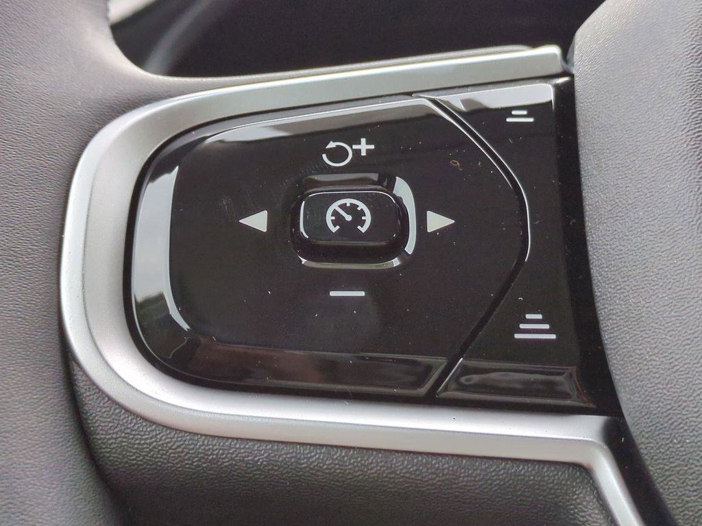 2026 Volvo XC90 Plus - Photo 24