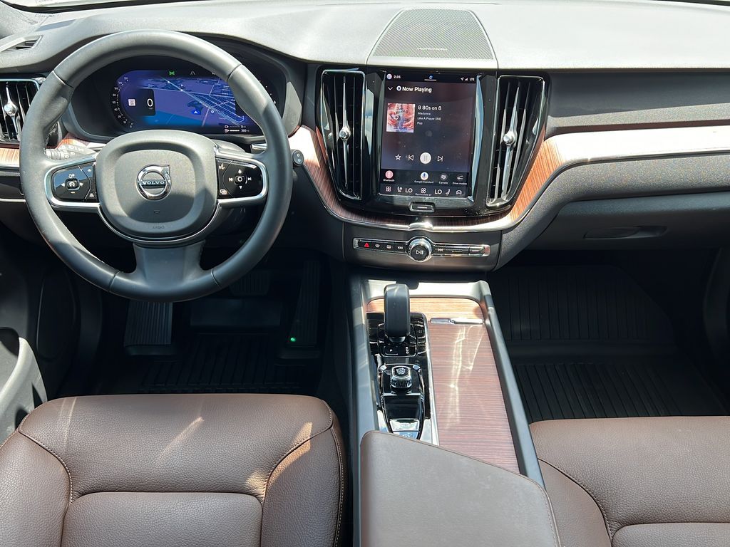 2024 Volvo XC60 Plus - Photo 14