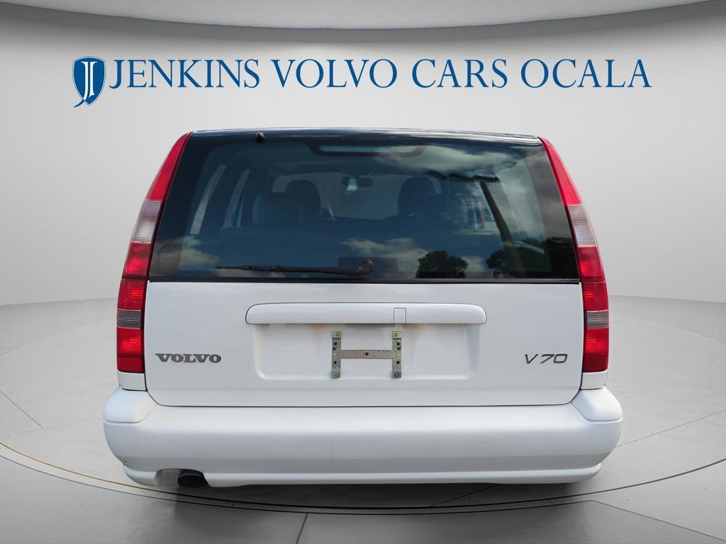 Used 1999 Volvo V70 Base Wagon