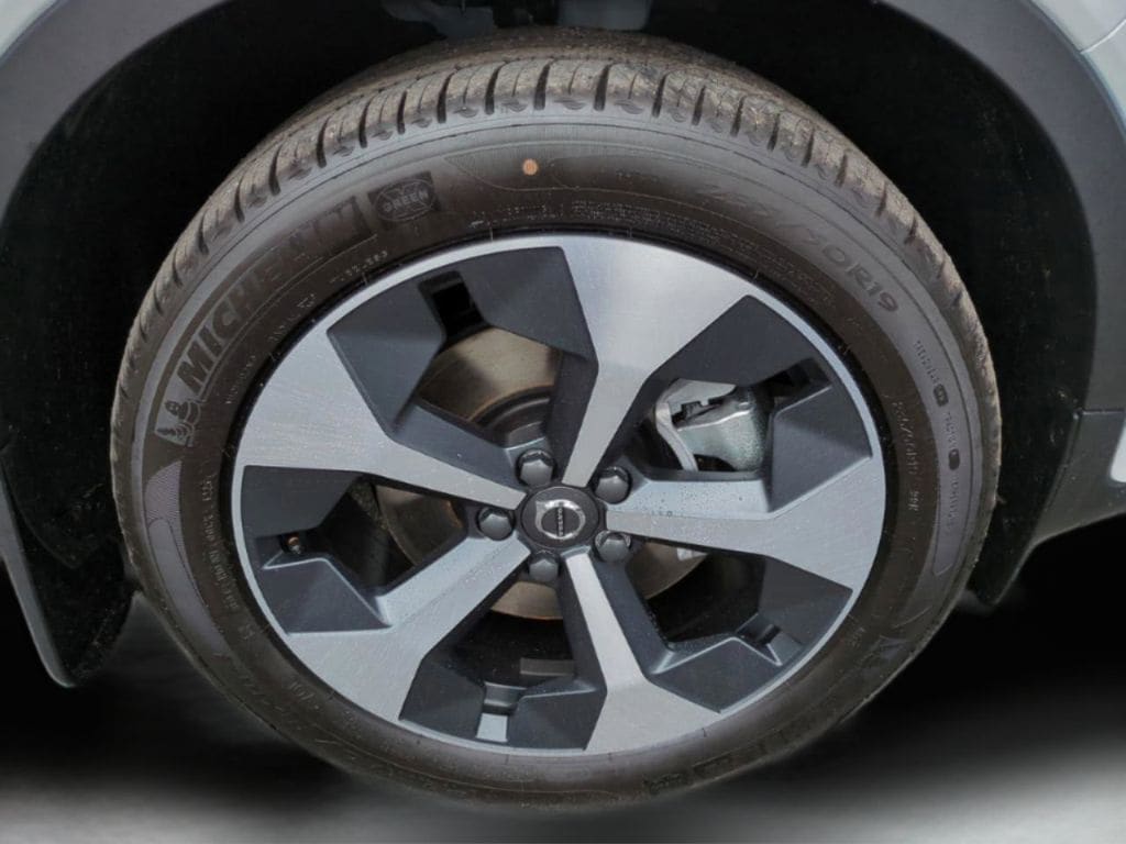 2026 Volvo XC40 Plus - Photo 29