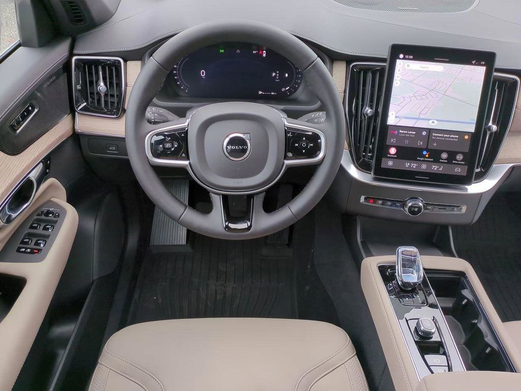2026 Volvo XC90 Plus - Photo 14