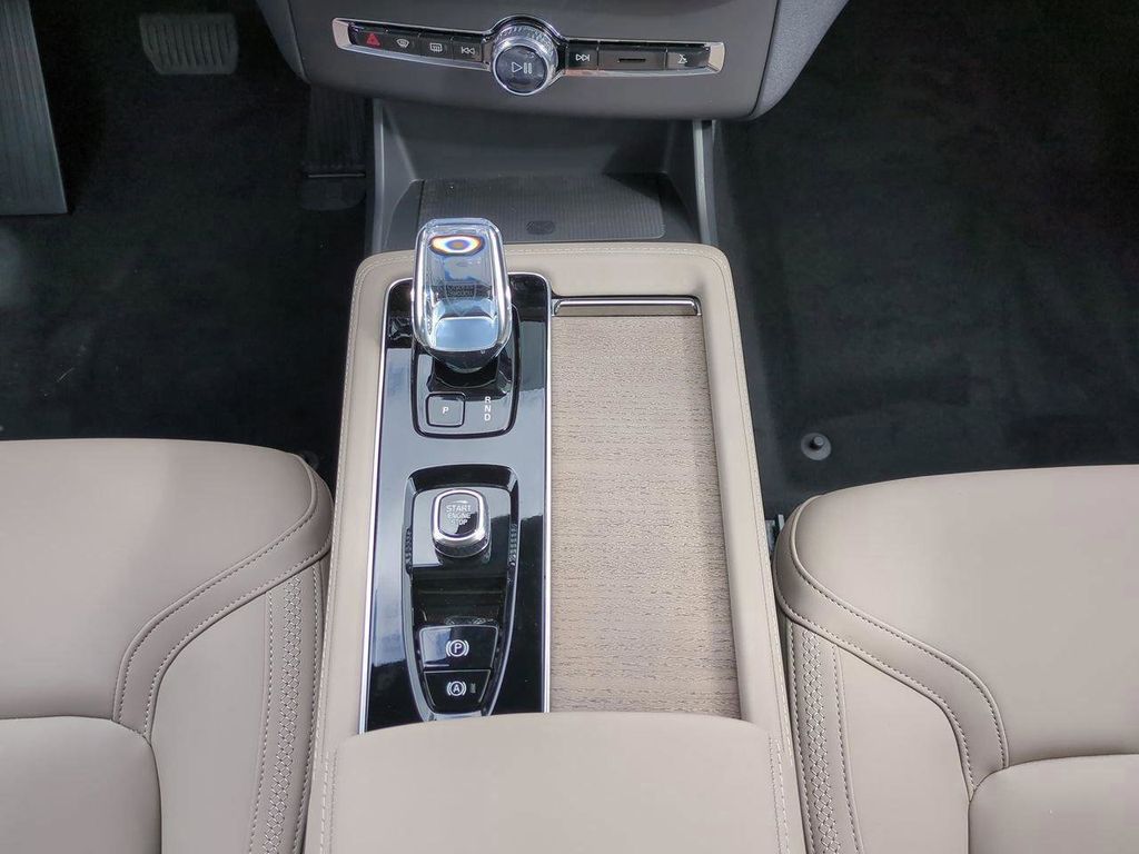 2026 Volvo XC90 Plus - Photo 15