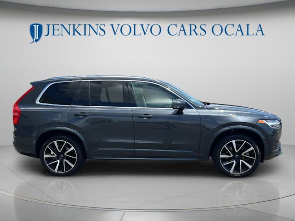 Used 2022 Volvo XC90 T6 Momentum SUV