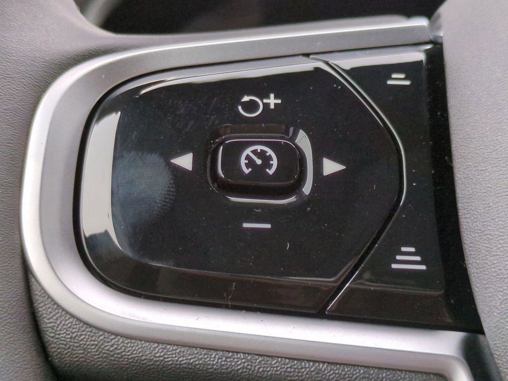 2026 Volvo XC90 Plus - Photo 23
