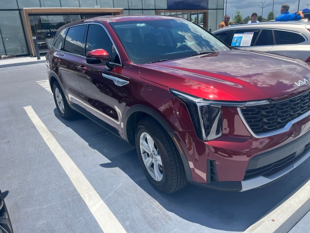 Used 2025 Kia Sorento LX SUV