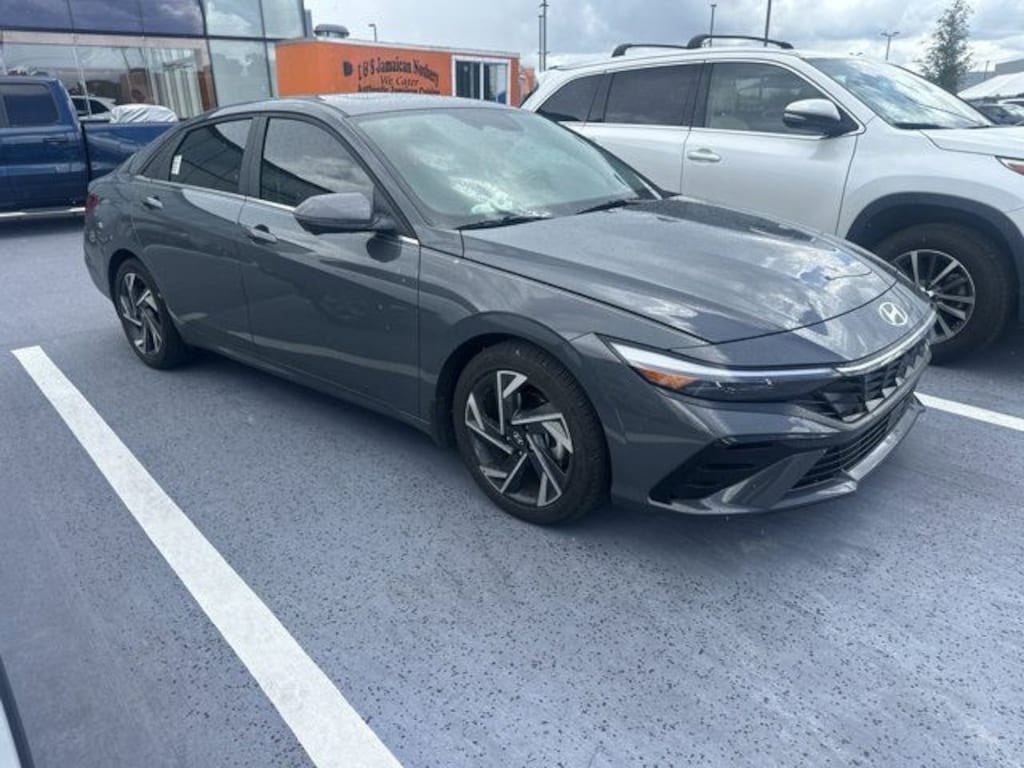 Used 2024 Hyundai Elantra Limited Sedan
