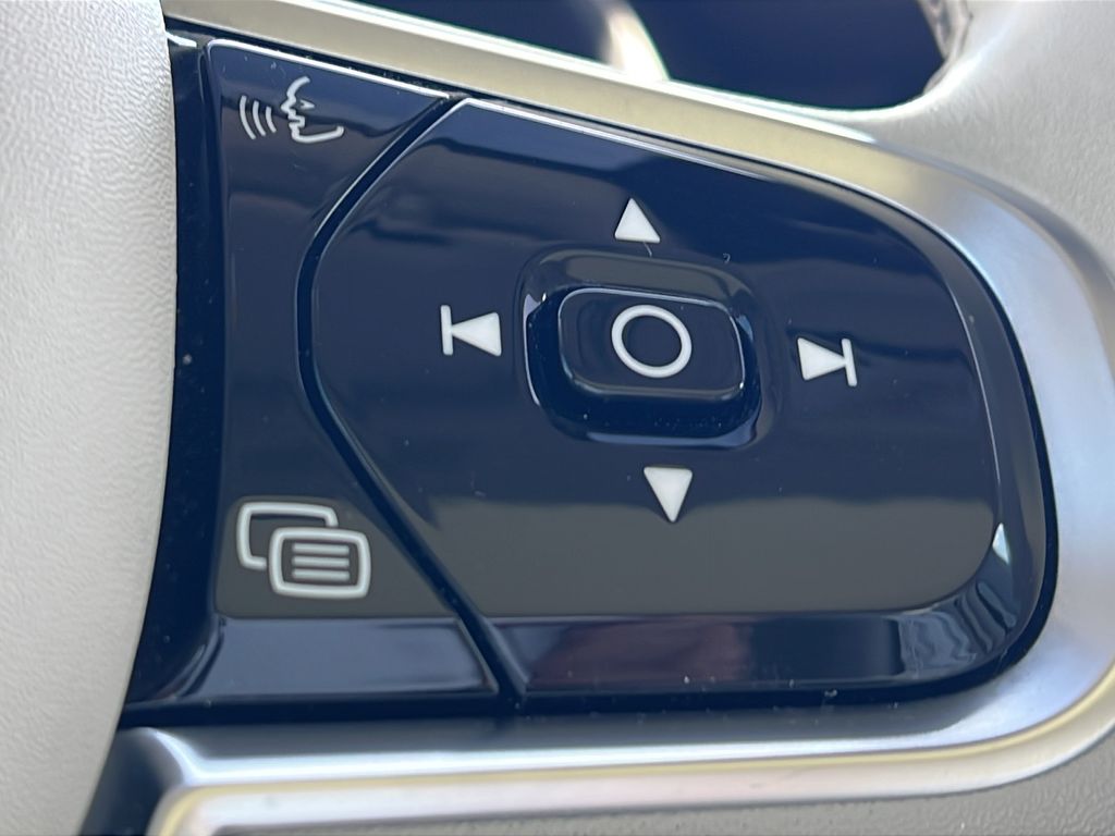 2023 Volvo XC60 Plus - Photo 21