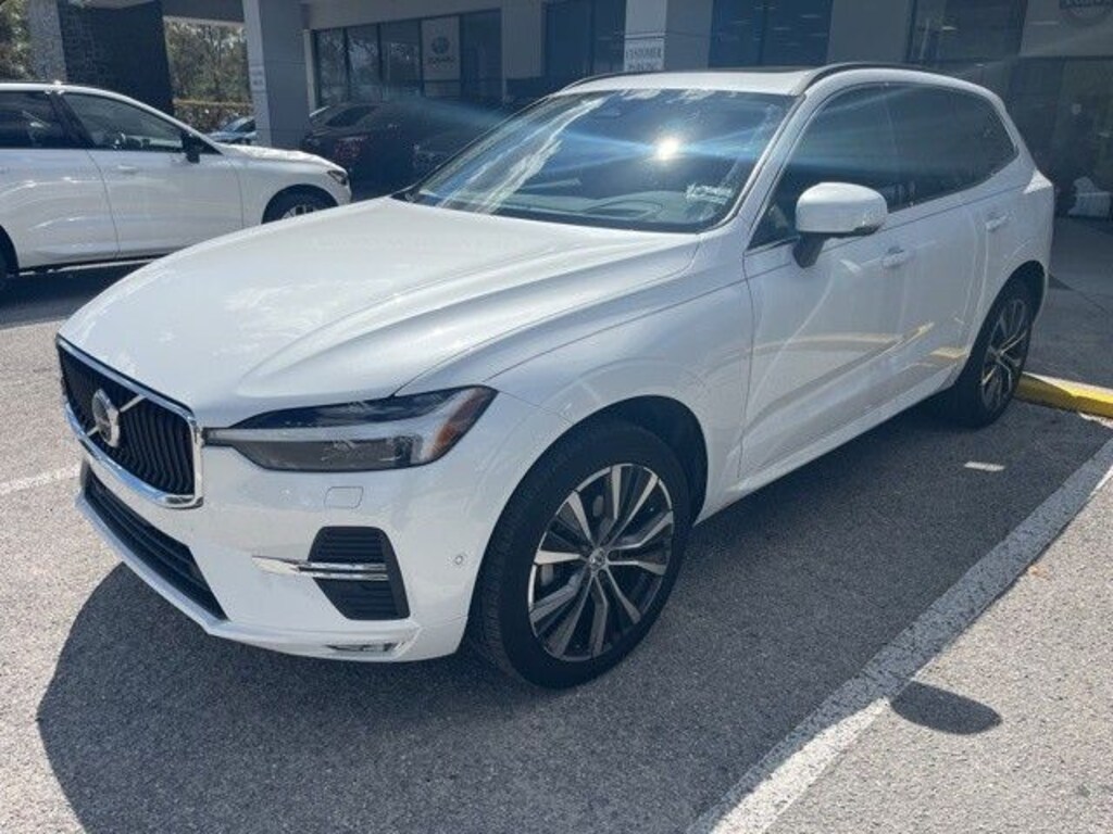 Used 2022 Volvo XC60 B5 Momentum SUV