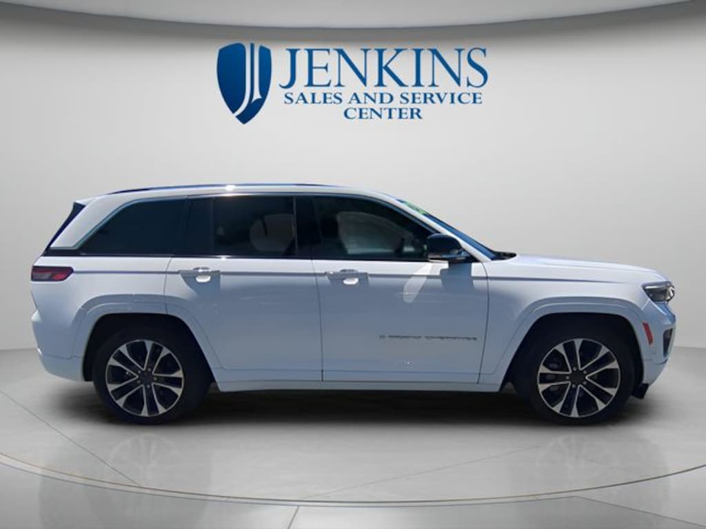 Used 2023 Jeep Grand Cherokee Overland SUV