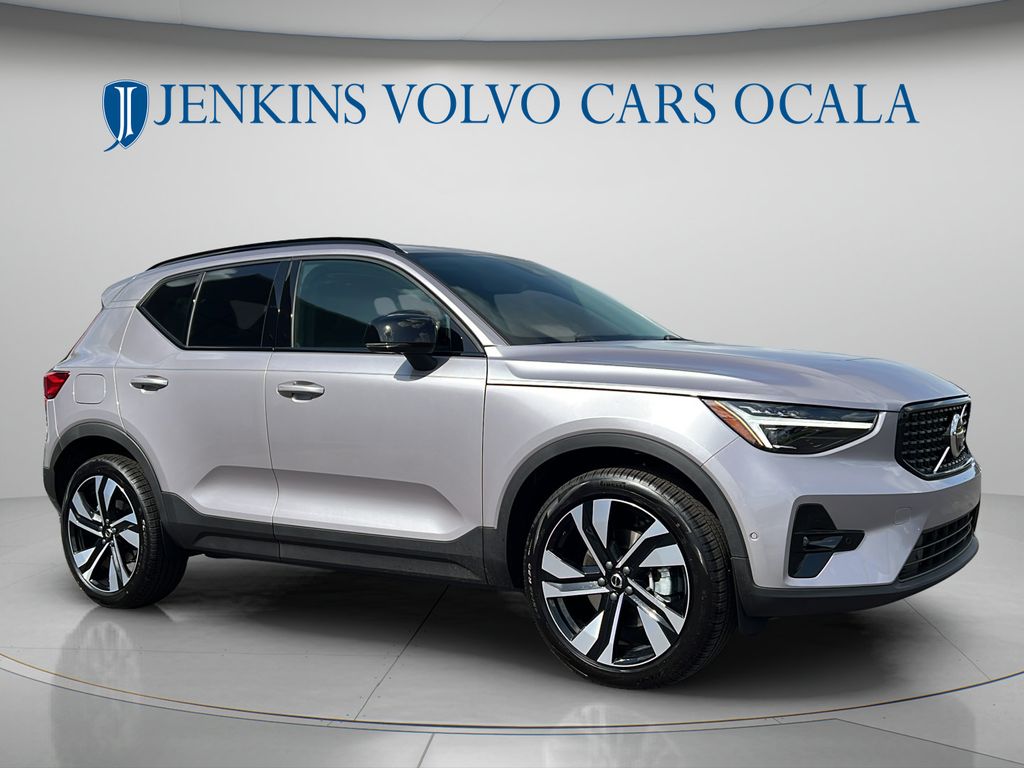 2026 Volvo XC40 B5 Plus