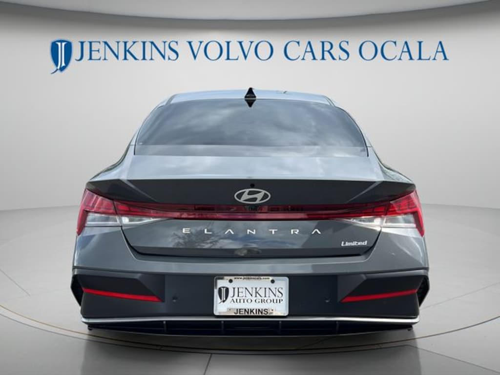 Used 2024 Hyundai Elantra Limited Sedan