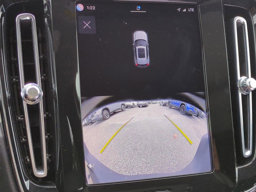 2024 Volvo XC40 Core - Photo 18