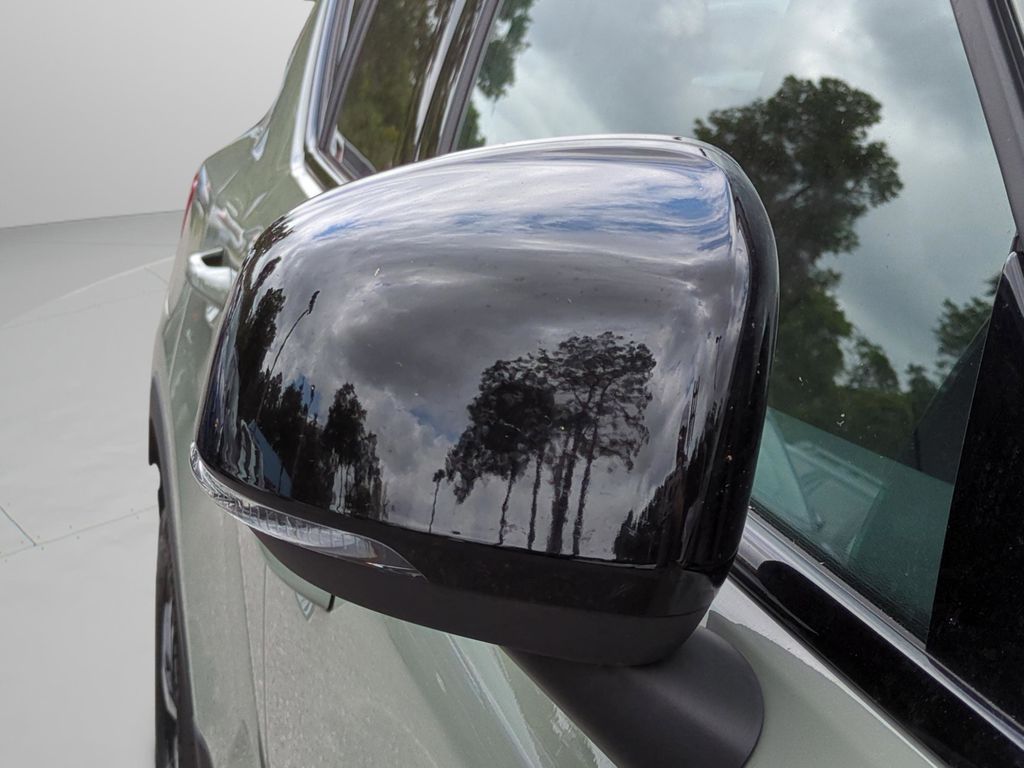 2024 Volvo XC40 Core - Photo 29