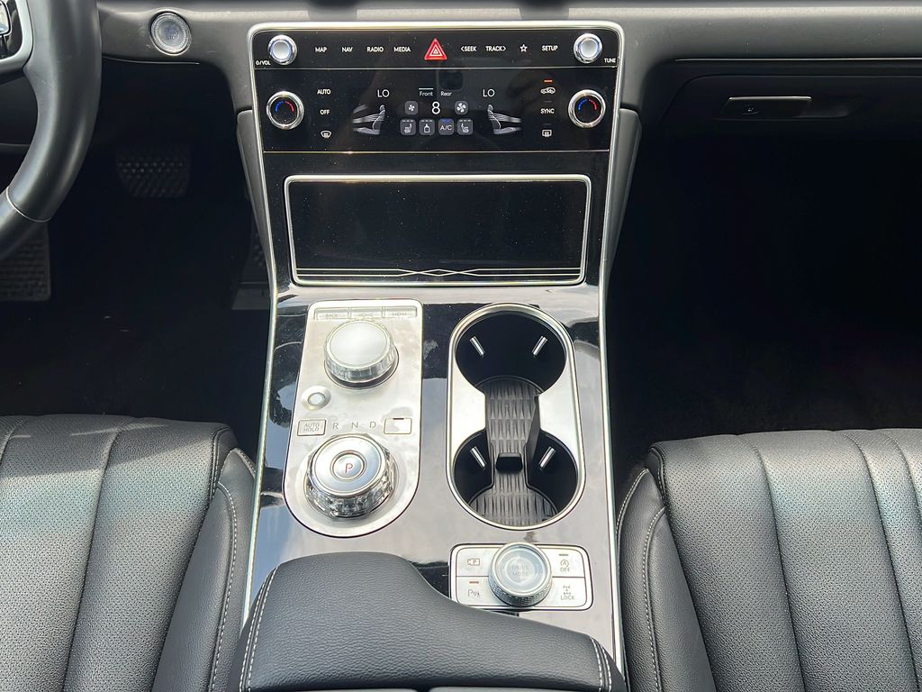 2025 GENESIS GV80 Standard - Photo 15