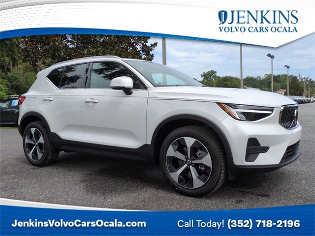 2025 Volvo XC40 B5 Core Bright Theme SUV