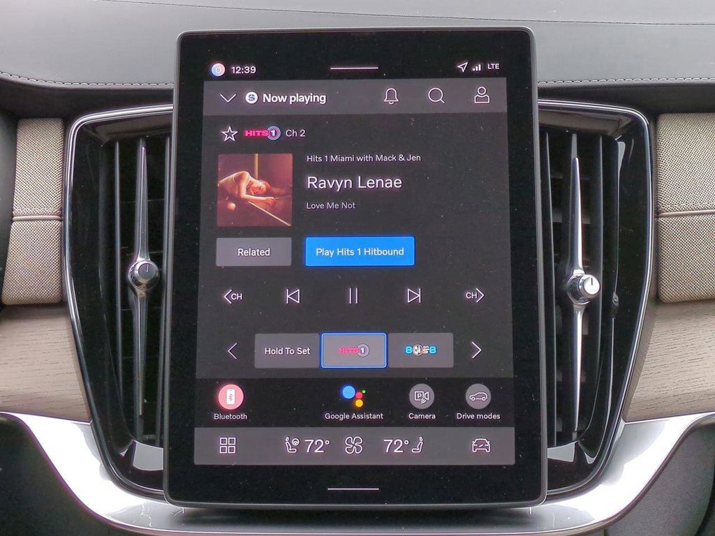 2026 Volvo XC90 Plus - Photo 16