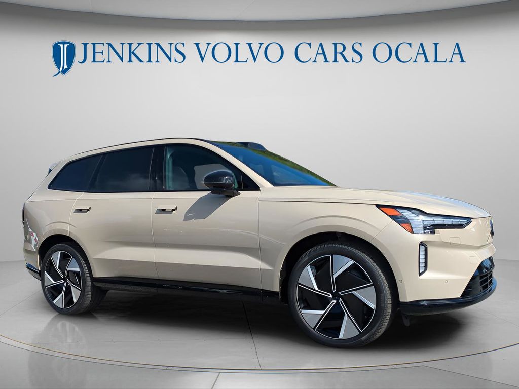 2025 Volvo EX90 Ultra - Photo 9