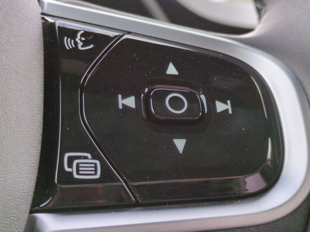 2026 Volvo XC90 Plus - Photo 22