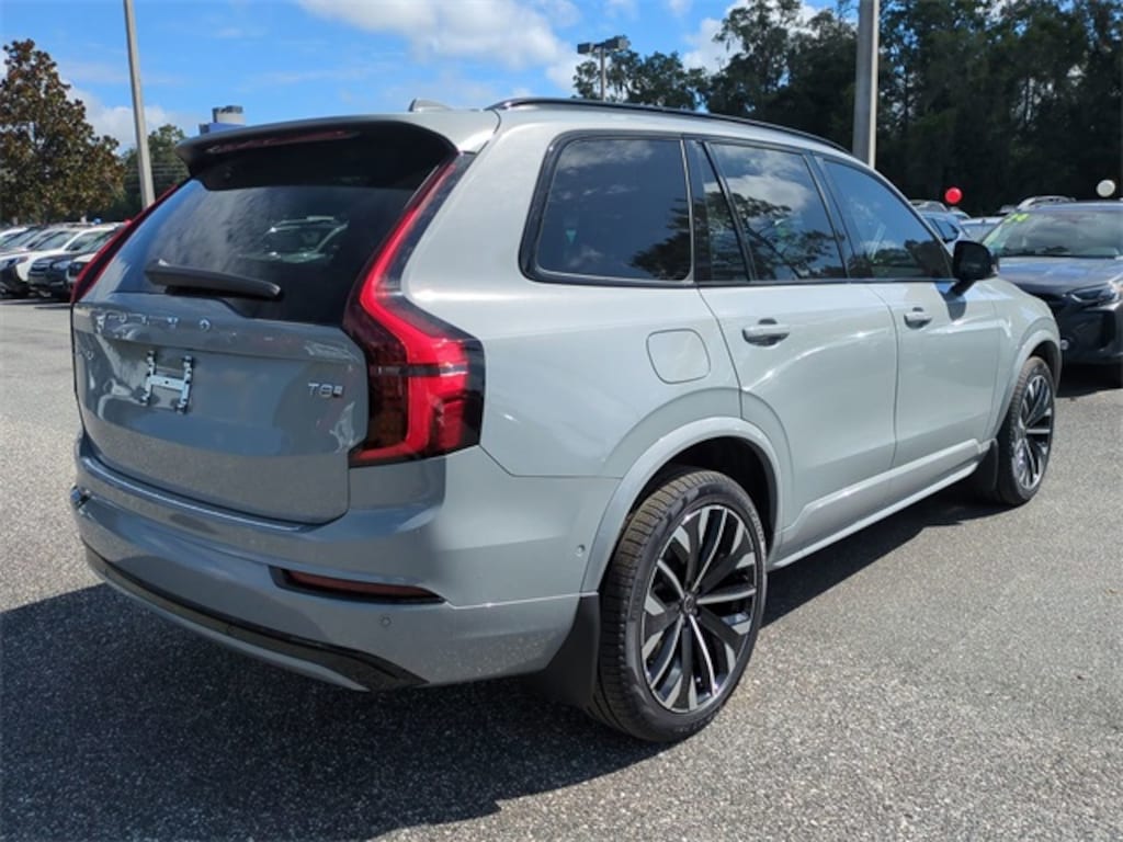 New 2026 Volvo XC90 plug-in hybrid T8 Ultra Dark Theme 7-Seater SUV