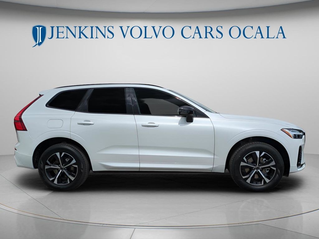 New 2026 Volvo XC60 B5 Core SUV